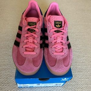 Women’s Adidas Gazelle indoor sneakers. Size 5, fit like 6. SOLD OUT everywhere!